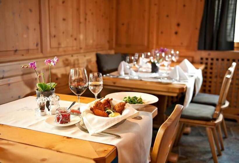 בית מלון כפרי Arsa Lodge Silvaplana