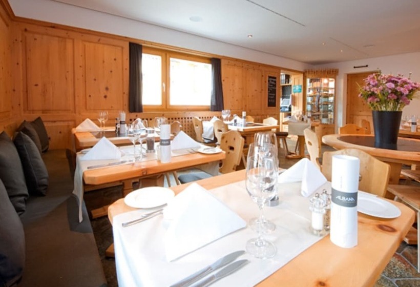 בית מלון כפרי Arsa Lodge Silvaplana