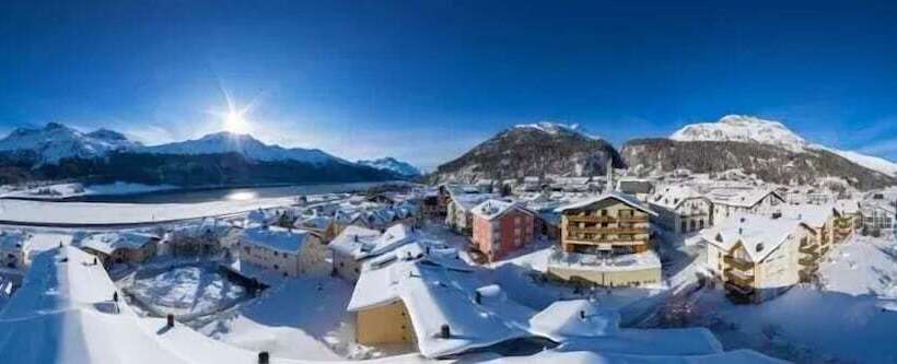 ホテル Arsa Lodge Silvaplana