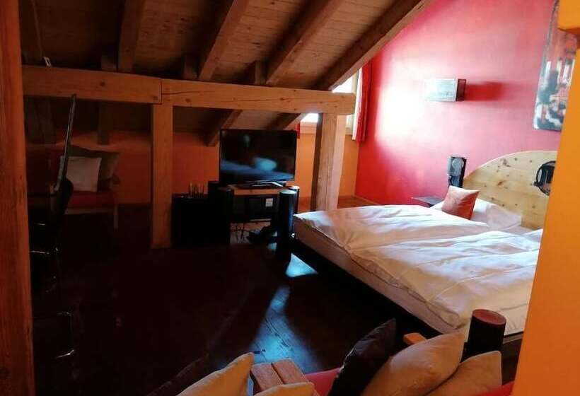 בית מלון כפרי Arsa Lodge Silvaplana