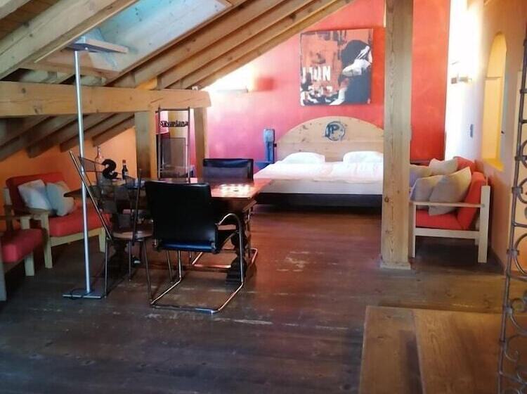 בית מלון כפרי Arsa Lodge Silvaplana