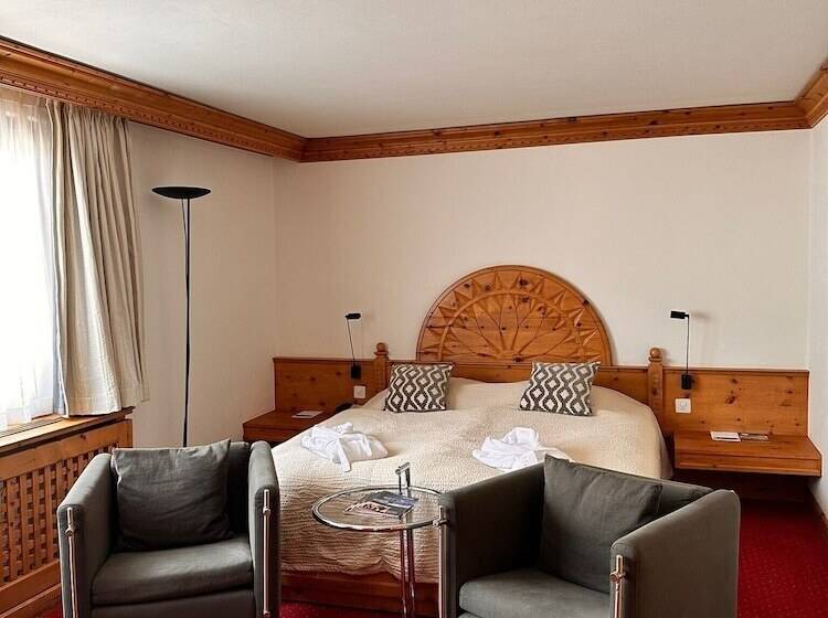 בית מלון כפרי Arsa Lodge Silvaplana