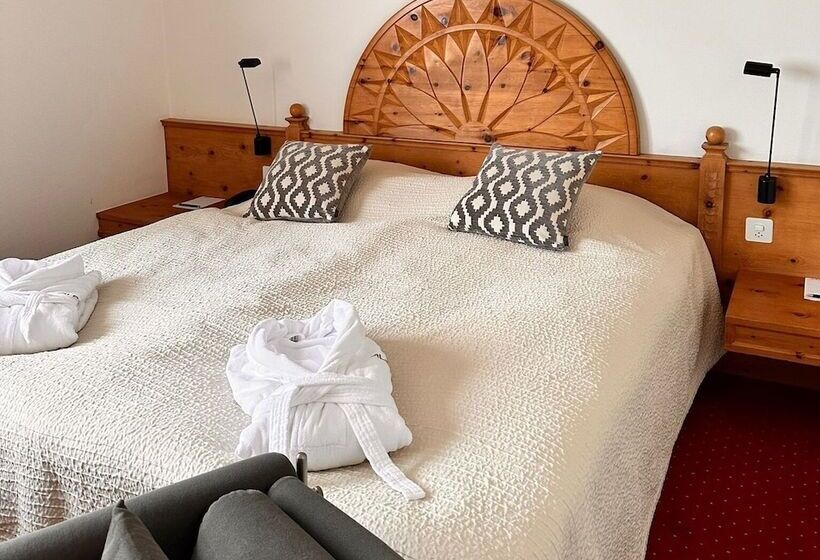 בית מלון כפרי Arsa Lodge Silvaplana