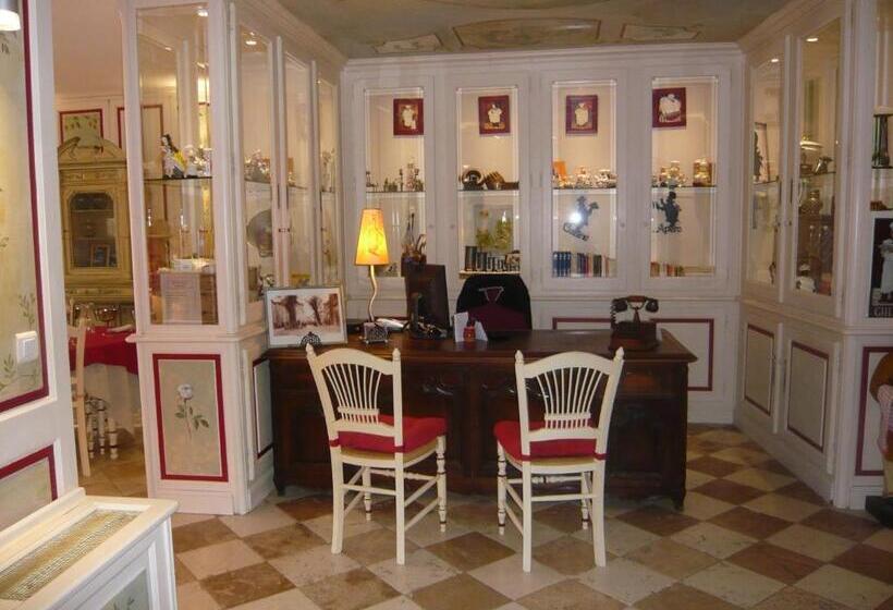 فندق Auberge De Correns