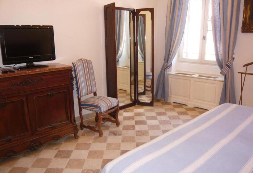 ホテル Auberge De Correns