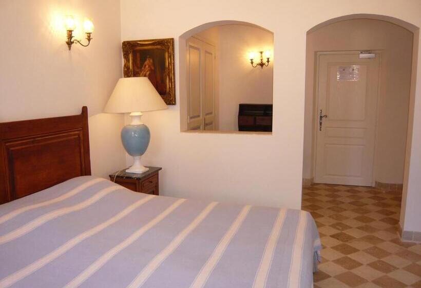 ホテル Auberge De Correns