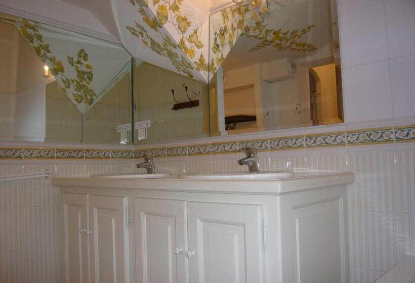 فندق Auberge De Correns