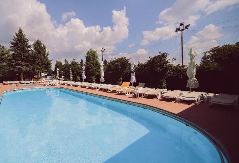 酒店 C&c Karo Resort