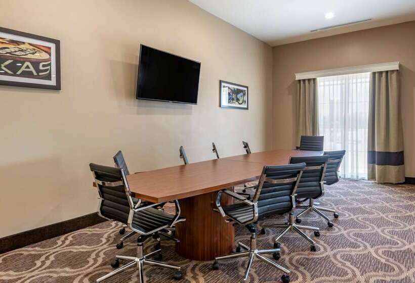 فندق Comfort Suites University