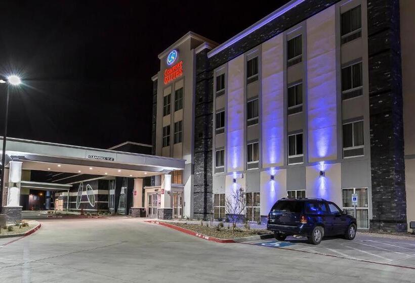 Отель Comfort Suites University