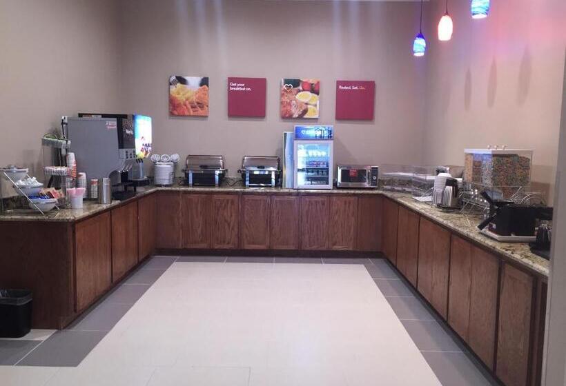 Отель Comfort Suites University