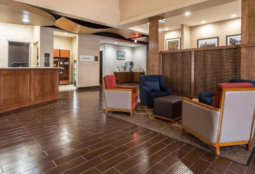 Отель Comfort Suites University