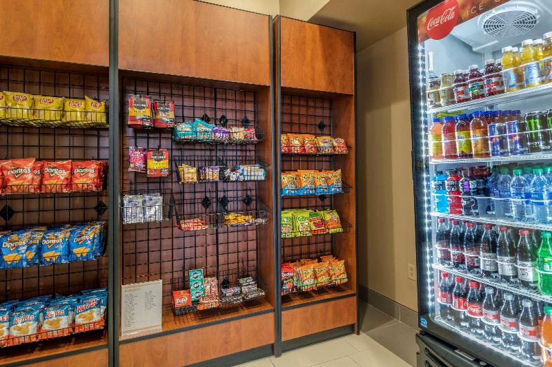 Отель Comfort Suites University