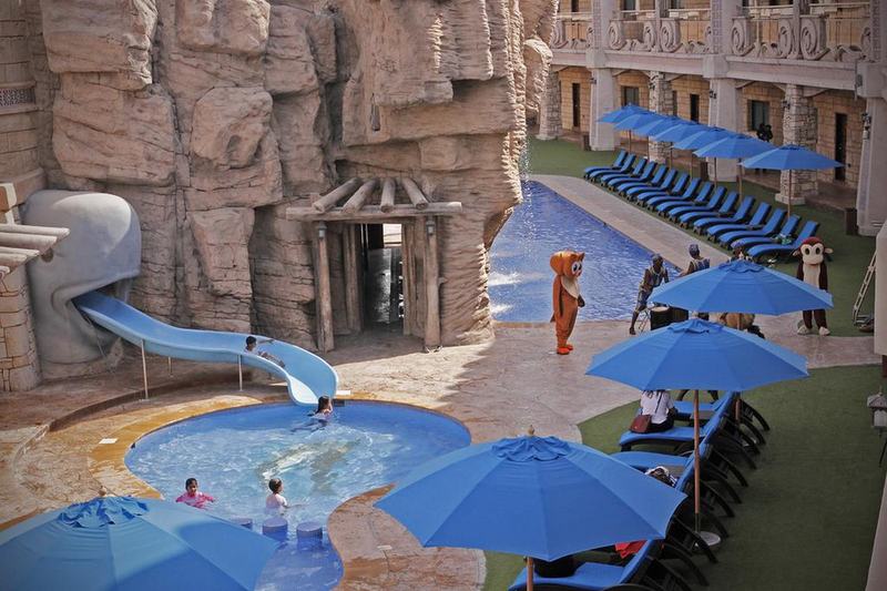 هتل Emirates Park Resort