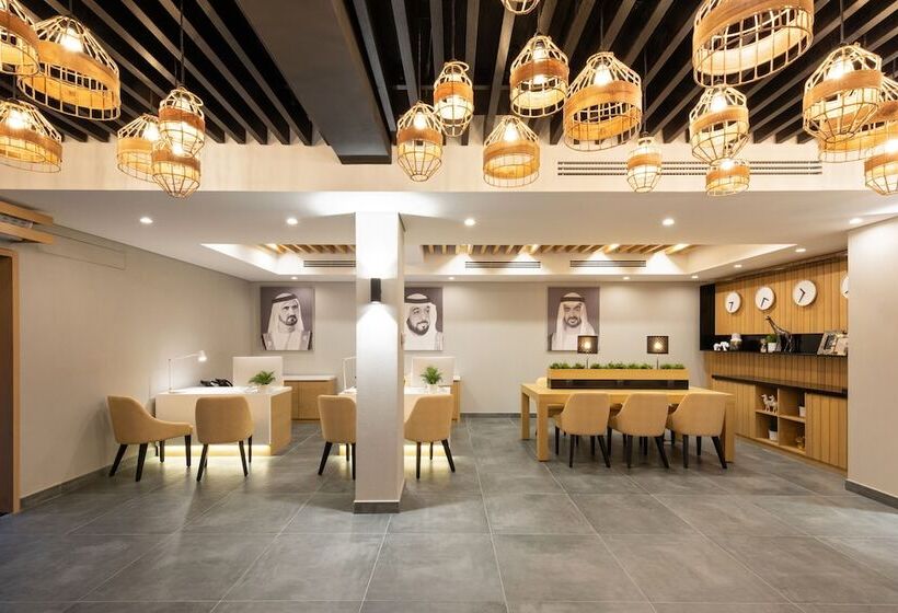 هتل Emirates Park Resort