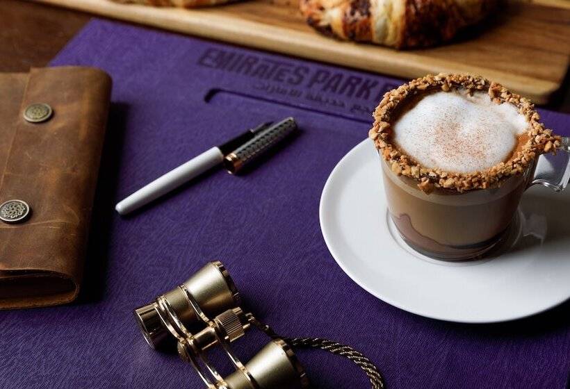 هتل Emirates Park Resort