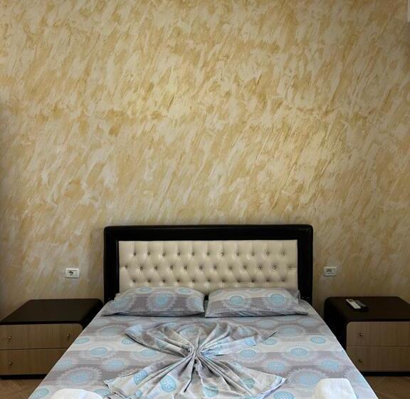 בית מלון כפרי Frida