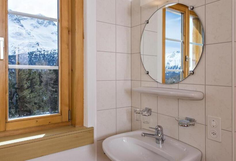 فندق Hostel By Randolins