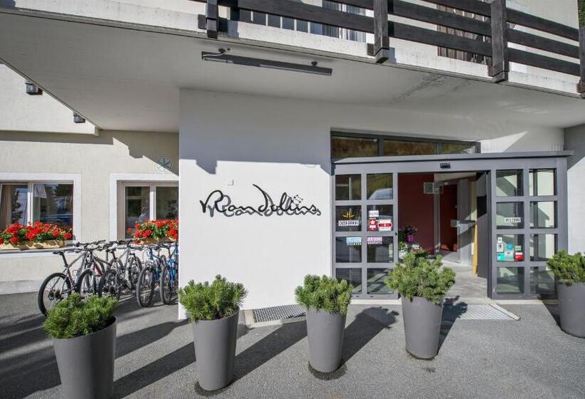 فندق Hostel By Randolins