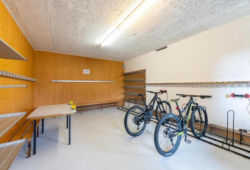 فندق Hostel By Randolins