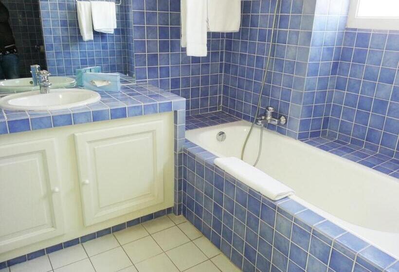 Отель Hôtel Les Palmiers