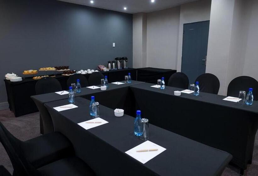 Inani Hotel Gallagher