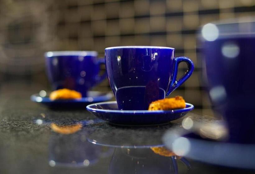 Inani Hotel Gallagher