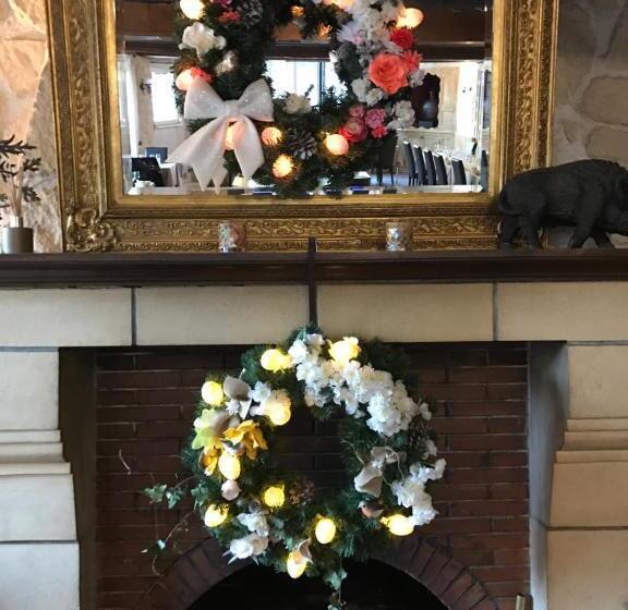 Отель Le Chene Pendragon