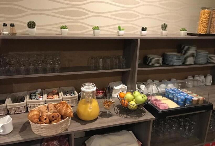 Отель Le Chene Pendragon