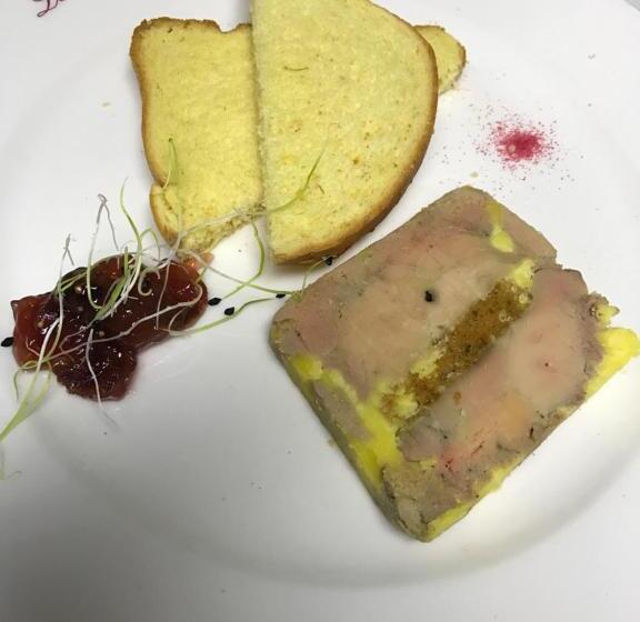 Отель Le Chene Pendragon