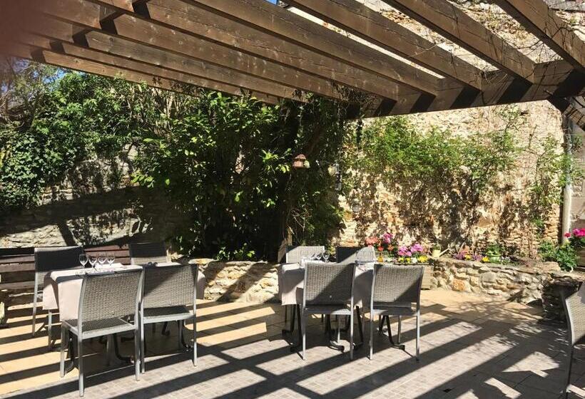 Отель Le Chene Pendragon