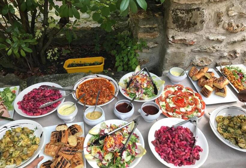 Отель Le Chene Pendragon