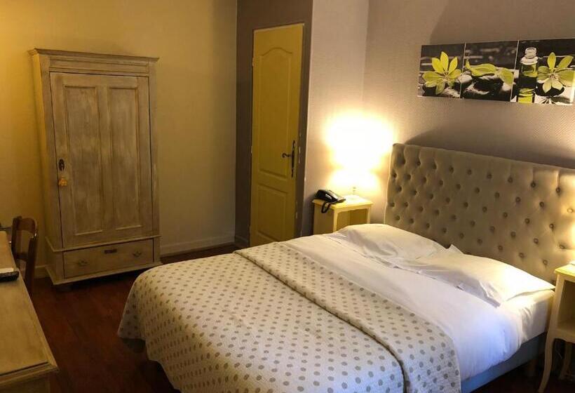 Отель Le Chene Pendragon