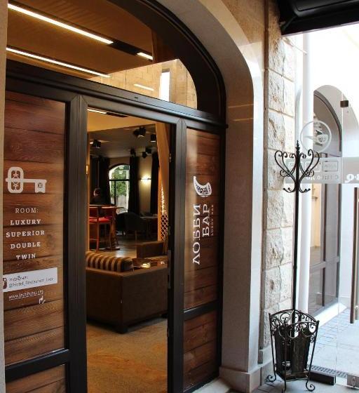 هتل Leon Boutique