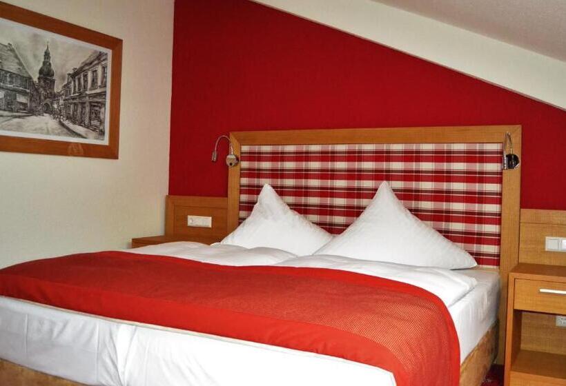 ホテル & Restaurant Waldcafe Hettstedt