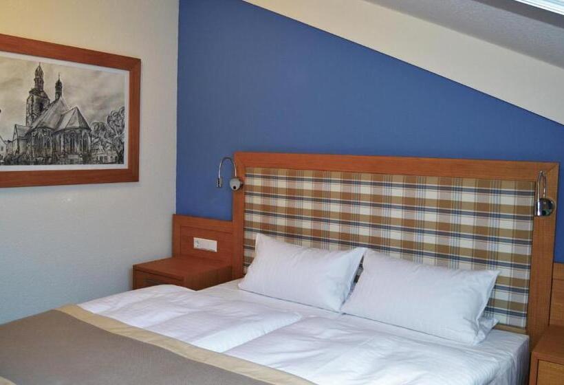 ホテル & Restaurant Waldcafe Hettstedt