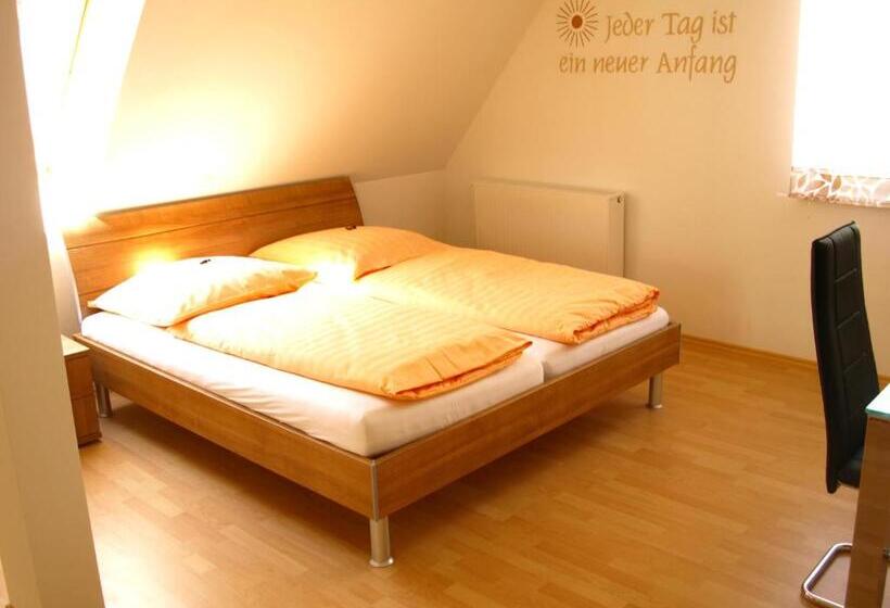 Отель & Restaurant Zur Glocke