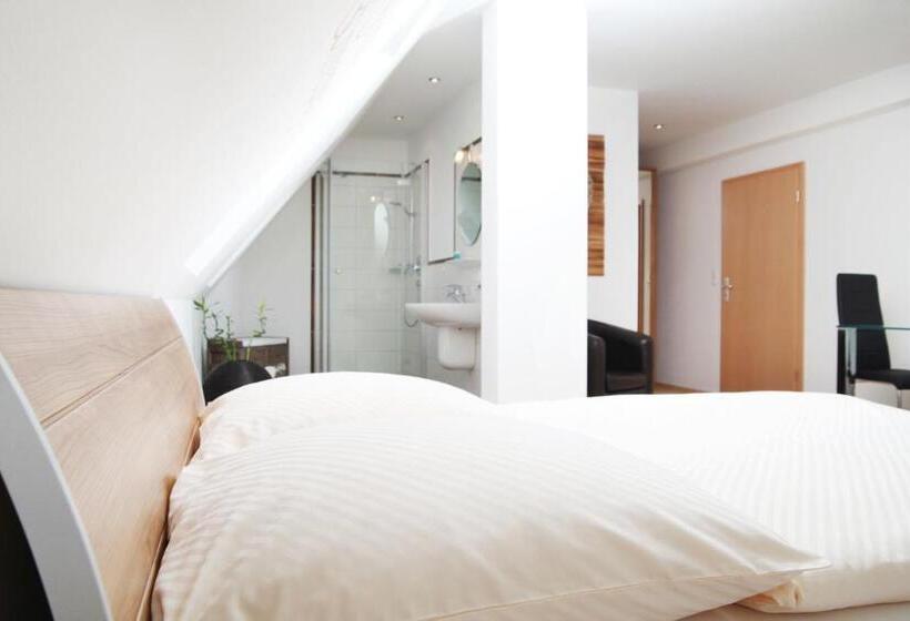 Отель & Restaurant Zur Glocke