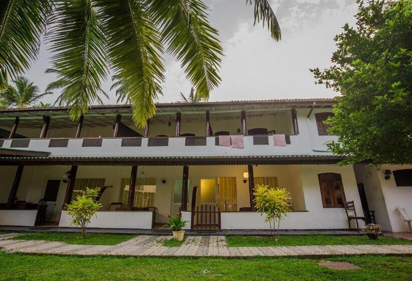 فندق Sea View Beach Resort