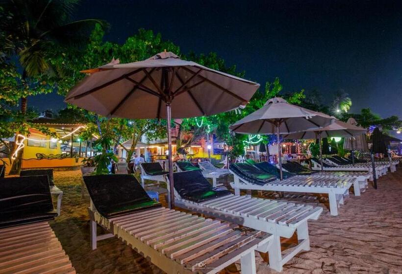 فندق Sea View Beach Resort