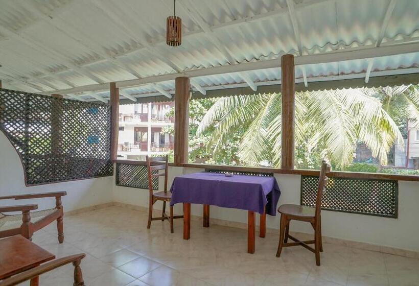 فندق Sea View Beach Resort