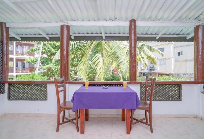 فندق Sea View Beach Resort