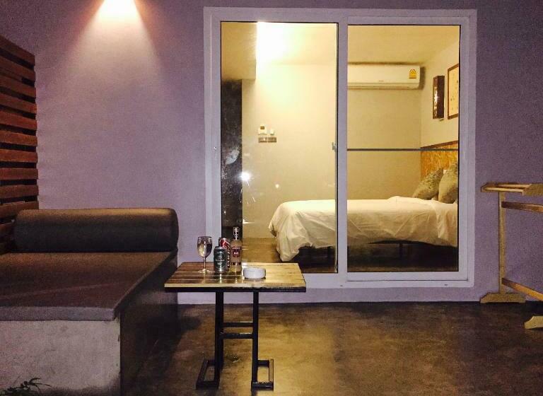 ホテル The Hip Resort @ Phi Phi