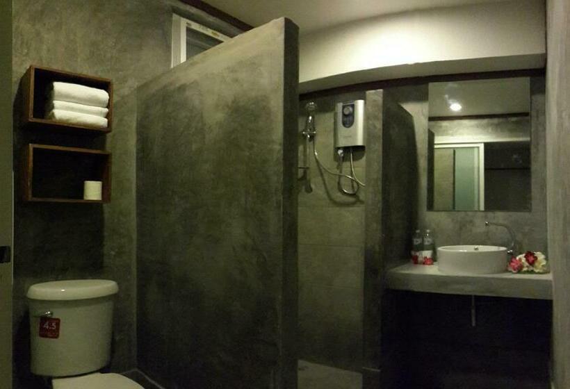 ホテル The Hip Resort @ Phi Phi