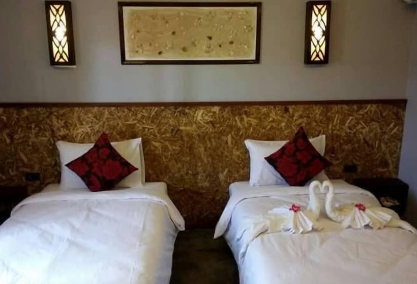 ホテル The Hip Resort @ Phi Phi