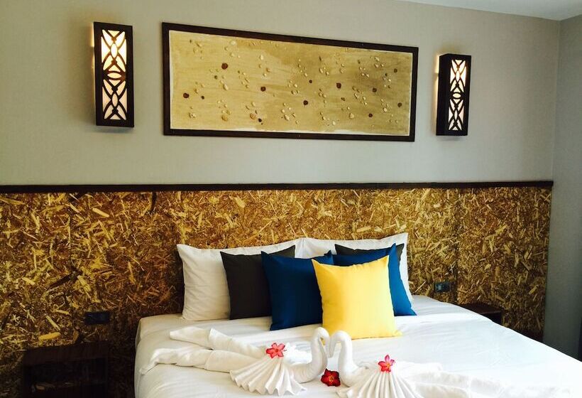 ホテル The Hip Resort @ Phi Phi