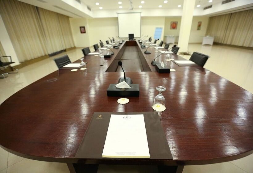 ホテル Tolip El Narges