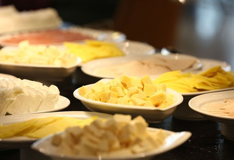 ホテル Tolip El Narges