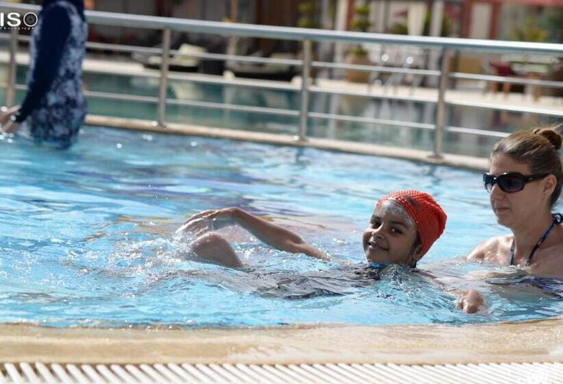 ホテル Tolip El Narges