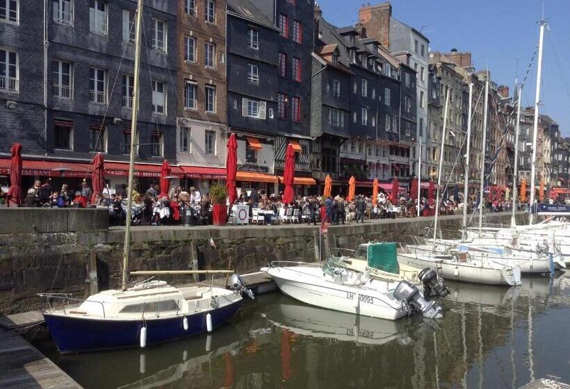La Maison Du Phare De Honfleur Chambre D Hôtes B&b  Jacuzzi   Shabby Chic